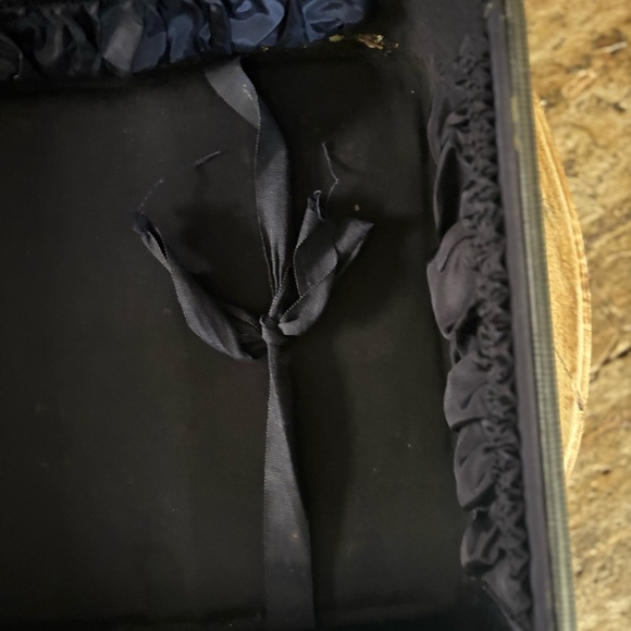 Vintage Mendel Brand Classic Suitcase 17” x 13” - Picture 5 of 14